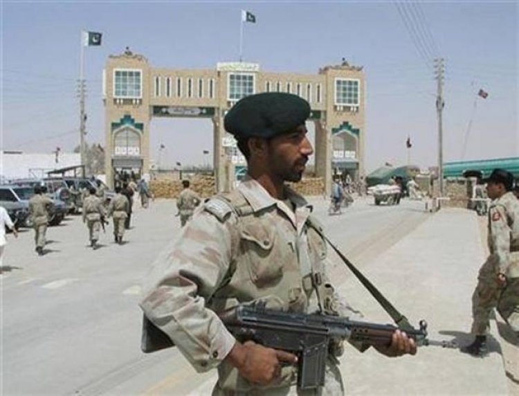 Chaman border opens for a few hours