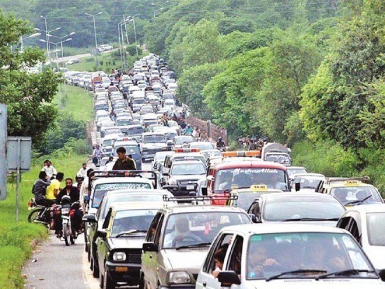 Motorists told to follow safety rules in Murree