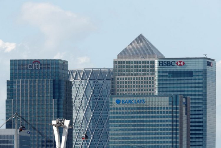 Top bankers move to EU from Britain